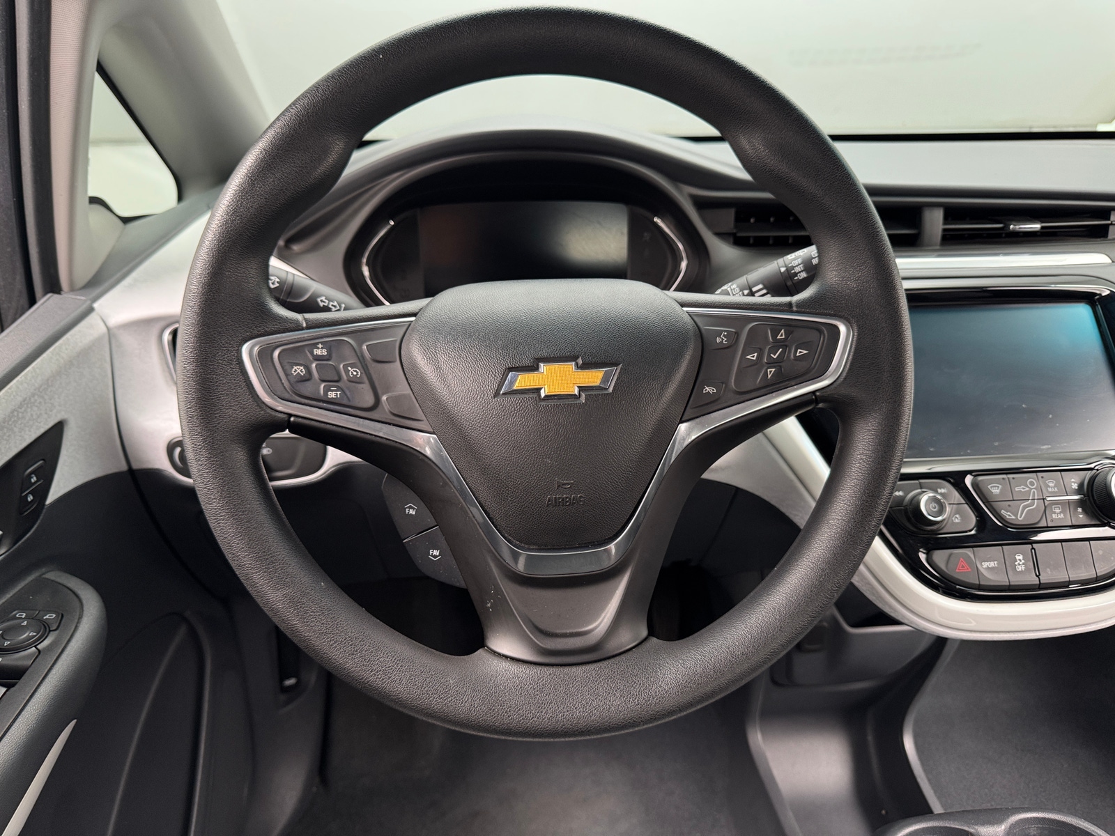 Thumbnail: 2017 Chevrolet Bolt EV - 5