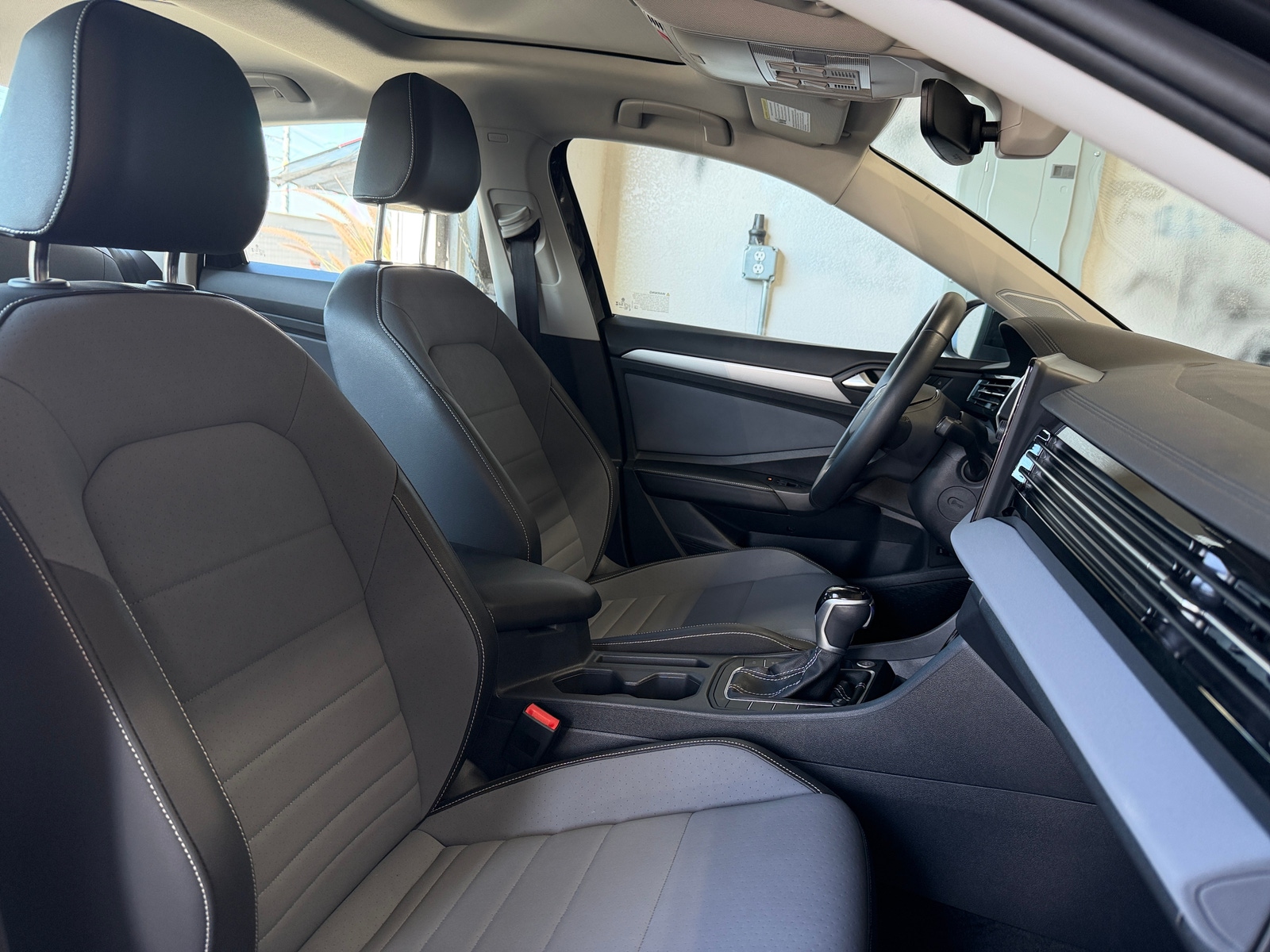 Thumbnail: 2025 Volkswagen Jetta - 2