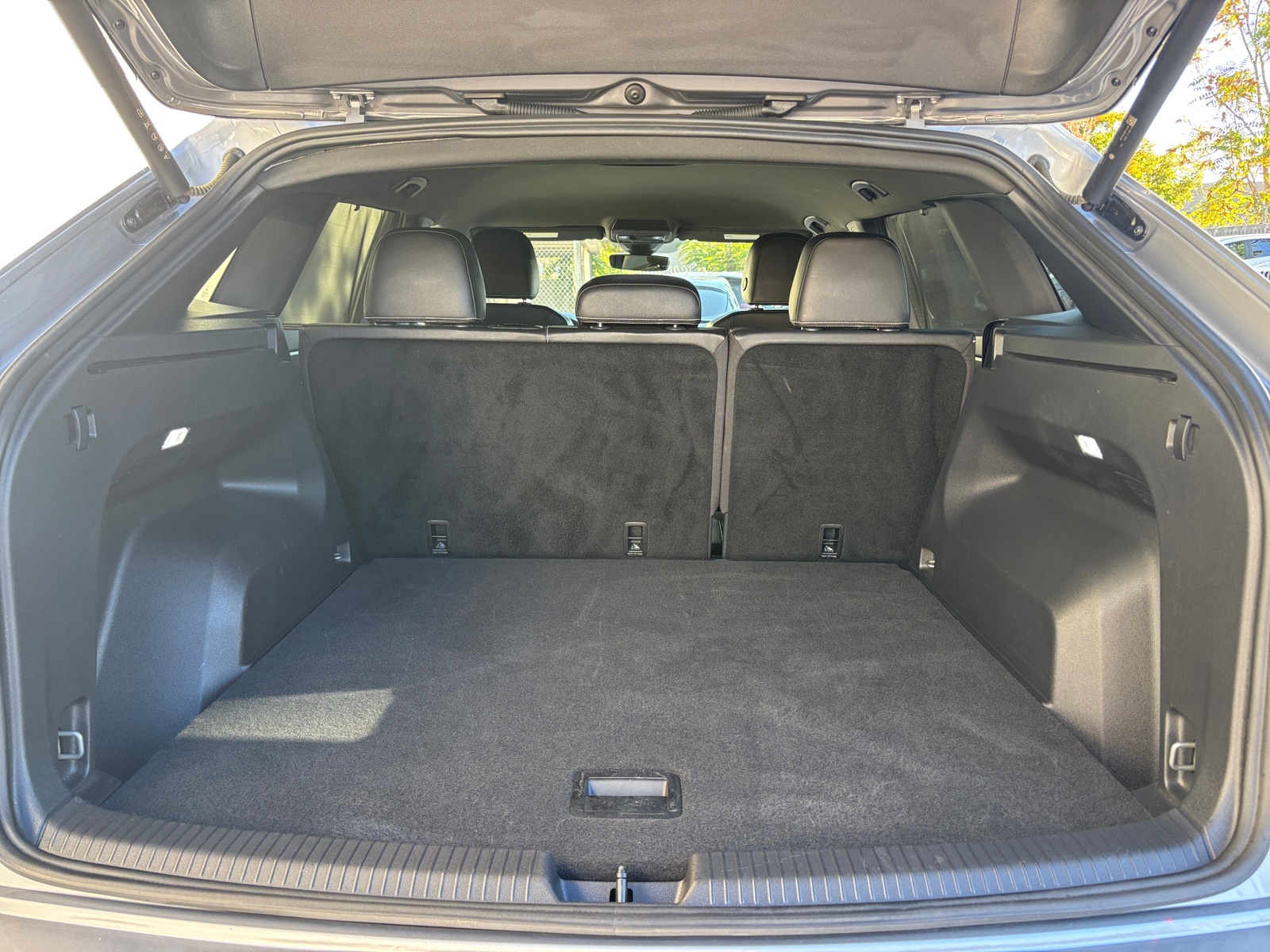 Thumbnail: 2025 Volkswagen Atlas - 6