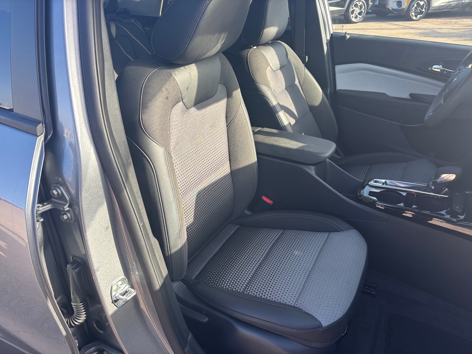 Thumbnail: 2025 Chevrolet Trax - 2