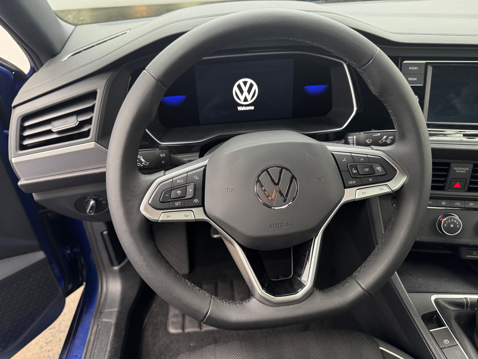 Thumbnail: 2022 Volkswagen Jetta - 5