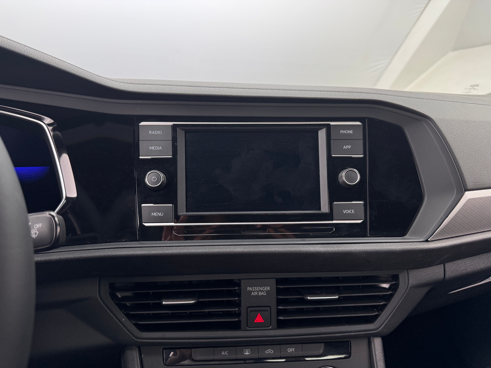 Thumbnail: 2022 Volkswagen Jetta - 4
