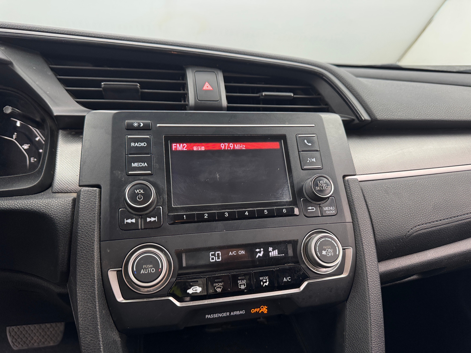 Thumbnail: 2016 Honda Civic - 4