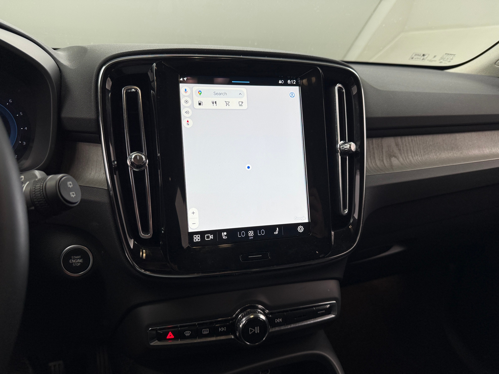 Thumbnail: 2025 Volvo XC40 - 3