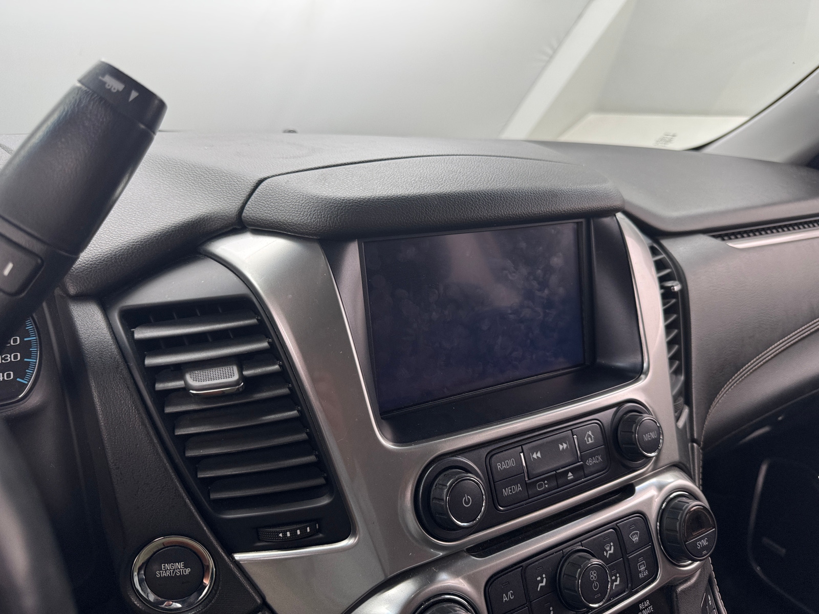 Thumbnail: 2019 Chevrolet Suburban - 3