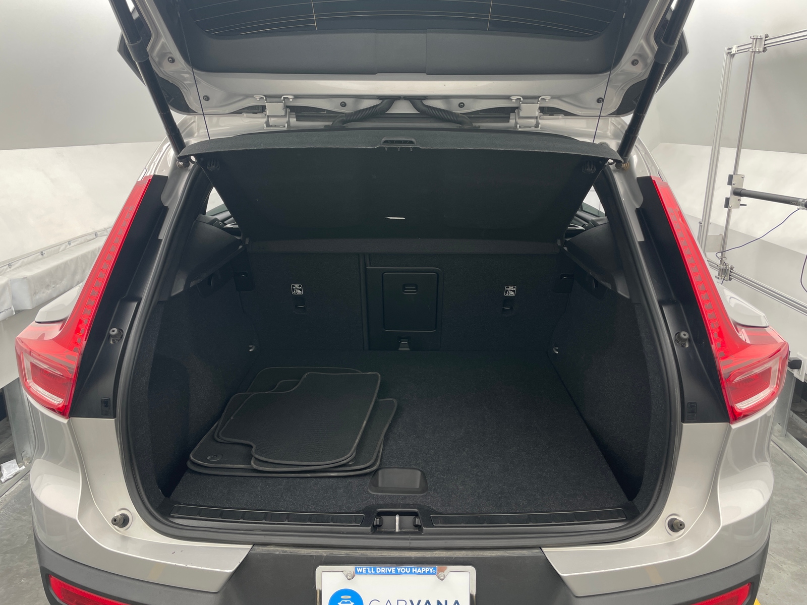 Thumbnail: 2024 Volvo XC40 - 6