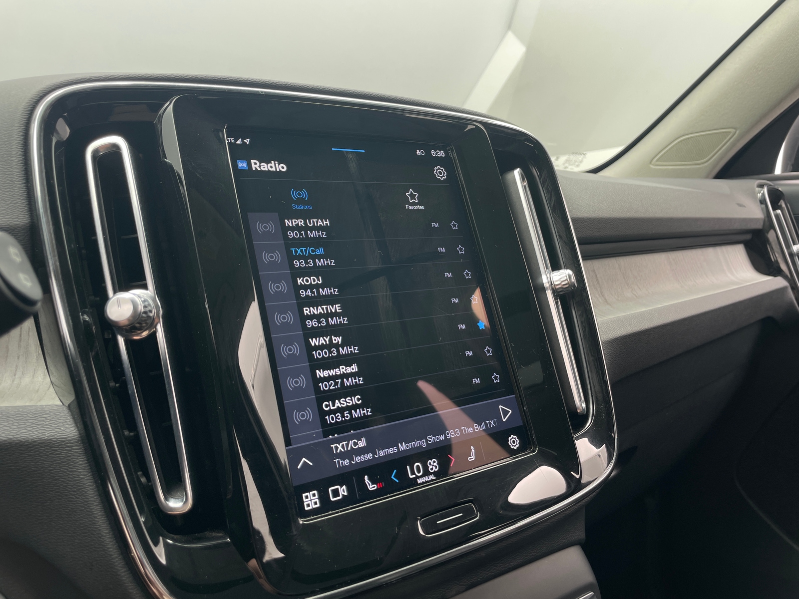 Thumbnail: 2024 Volvo XC40 - 3