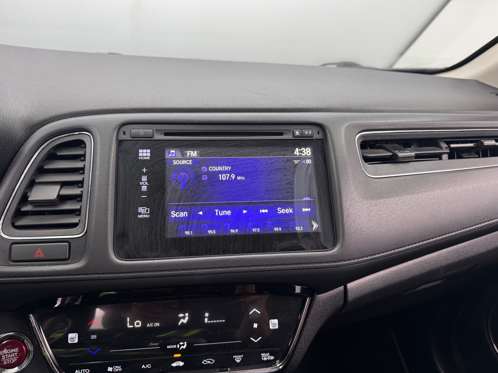 Thumbnail: 2016 Honda HR-V - 4