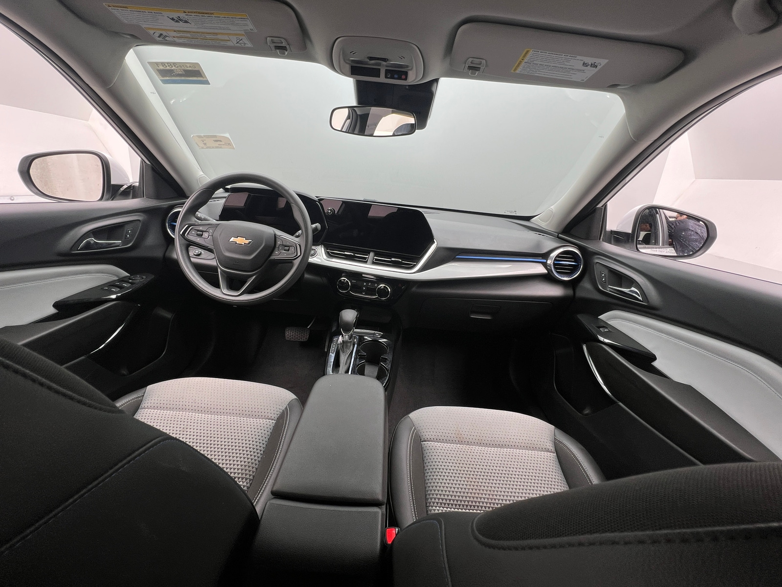 Thumbnail: 2025 Chevrolet Trax - 3