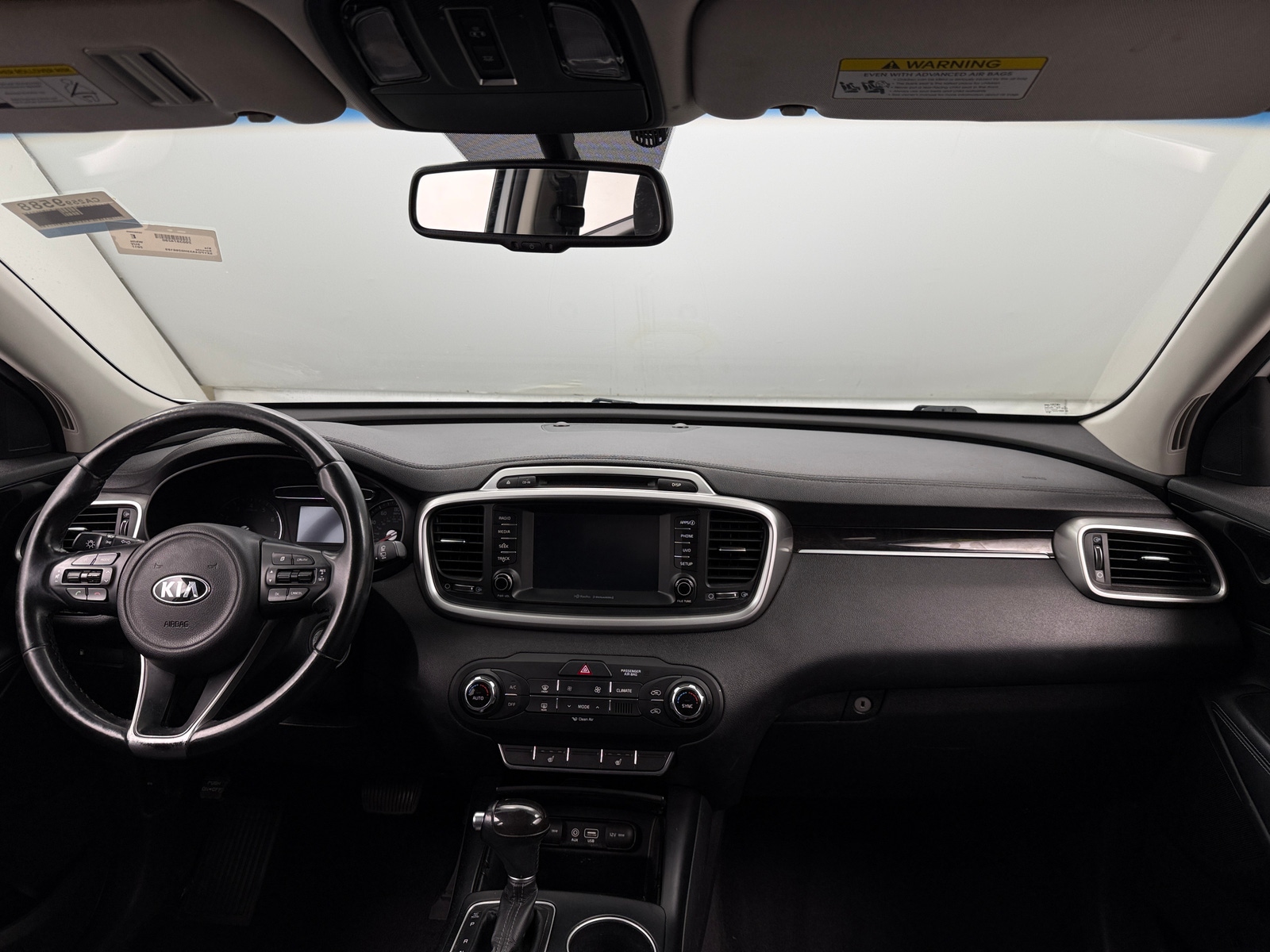 Thumbnail: 2017 Kia Sorento - 3
