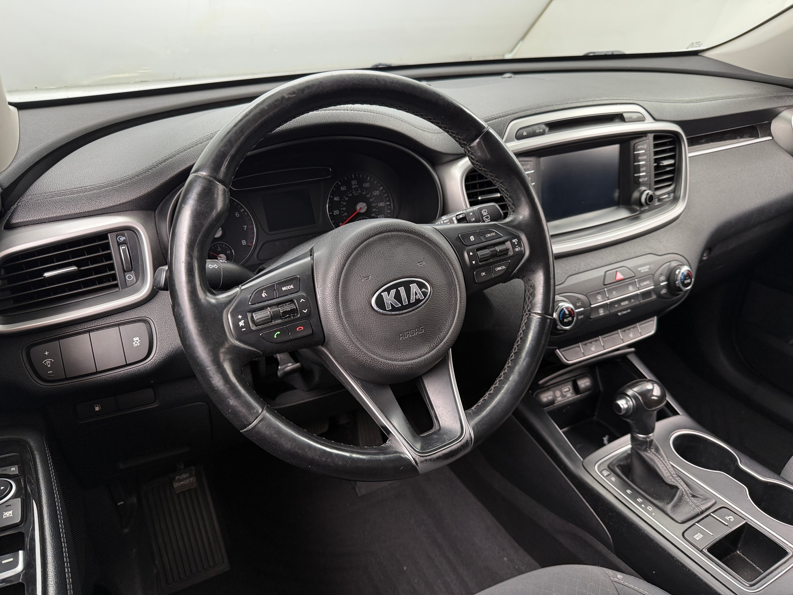 Thumbnail: 2017 Kia Sorento - 5