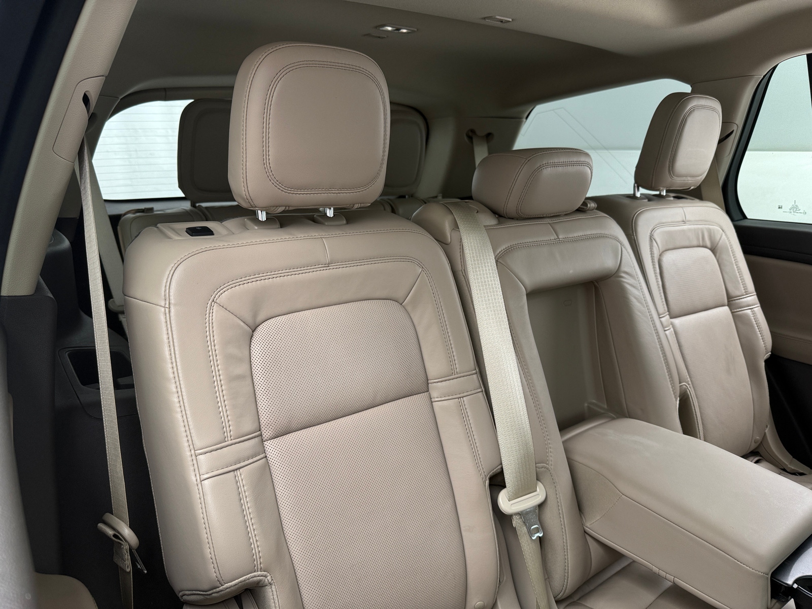 Thumbnail: 2021 Lincoln Aviator - 5