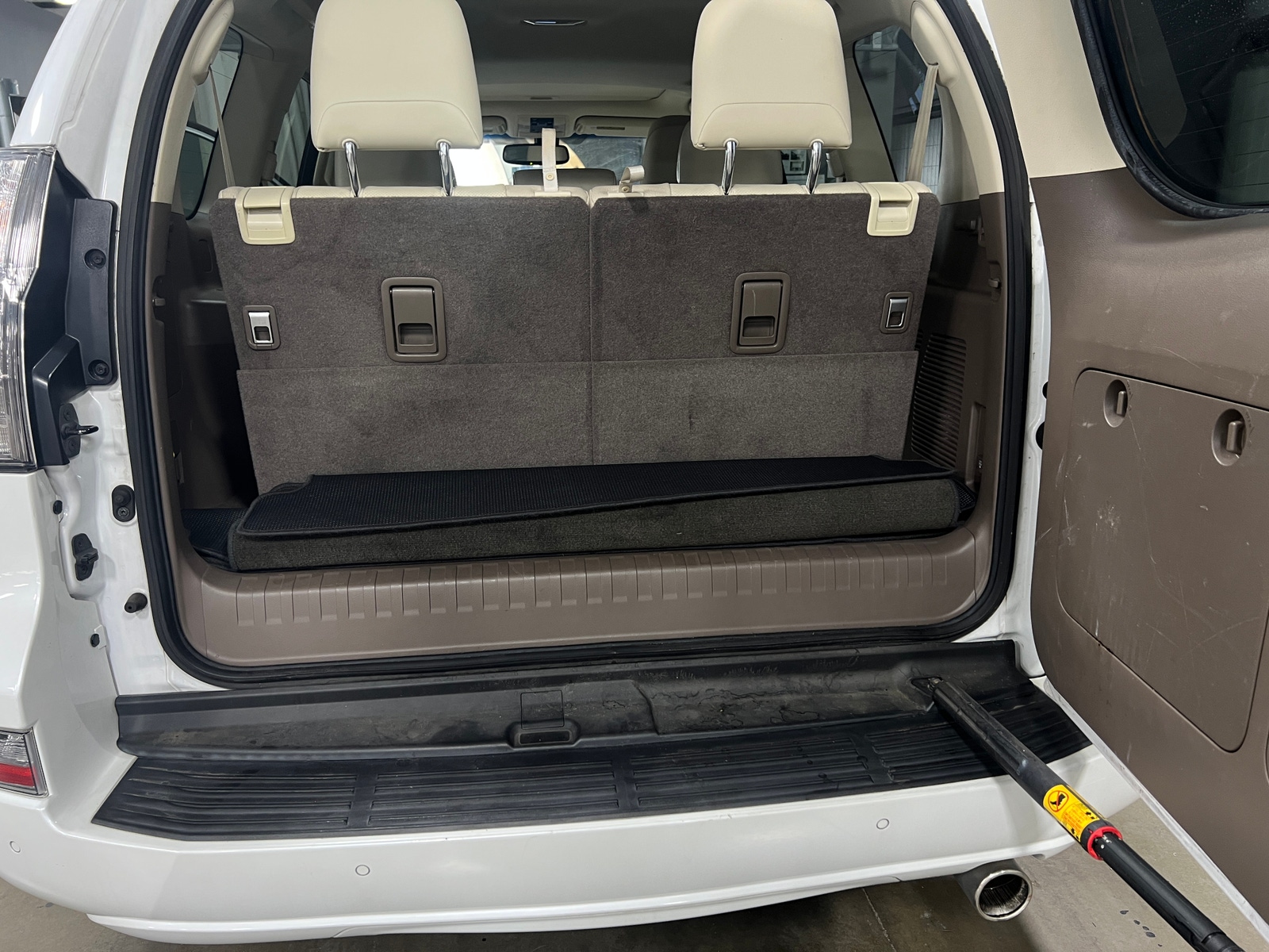 Thumbnail: 2015 Lexus GX - 6