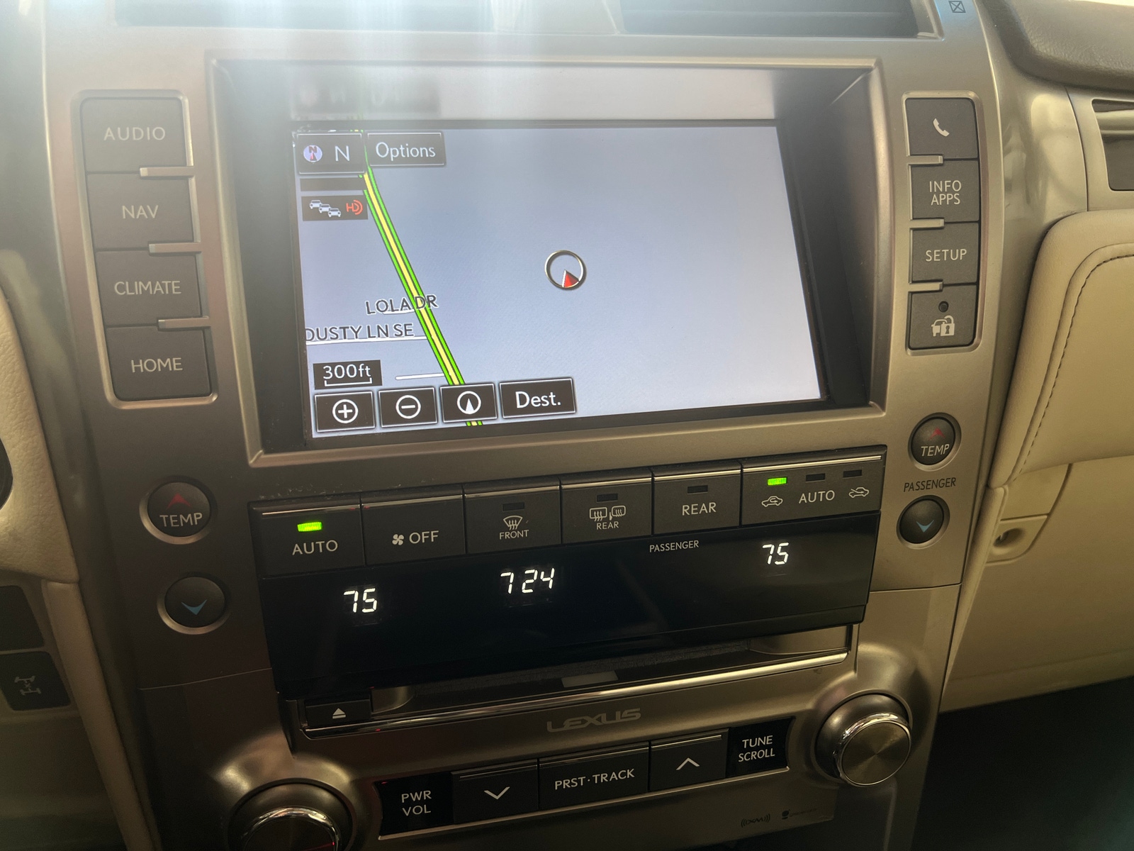 Thumbnail: 2015 Lexus GX - 3