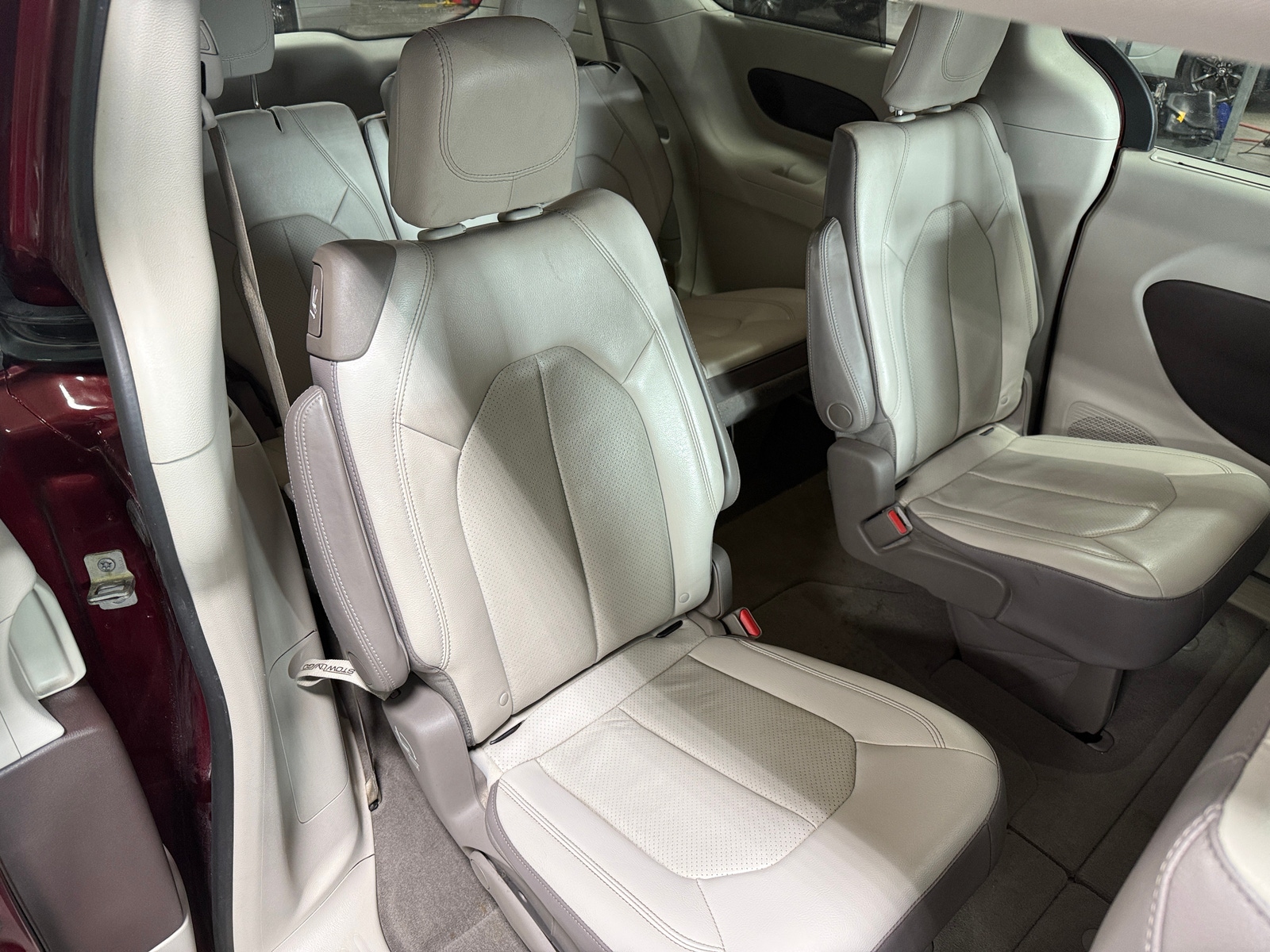 Thumbnail: 2018 Chrysler Pacifica - 5