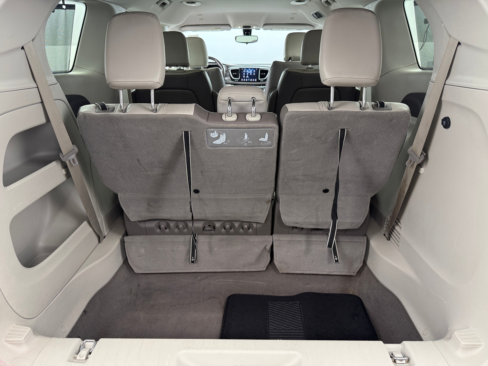 Thumbnail: 2018 Chrysler Pacifica - 6