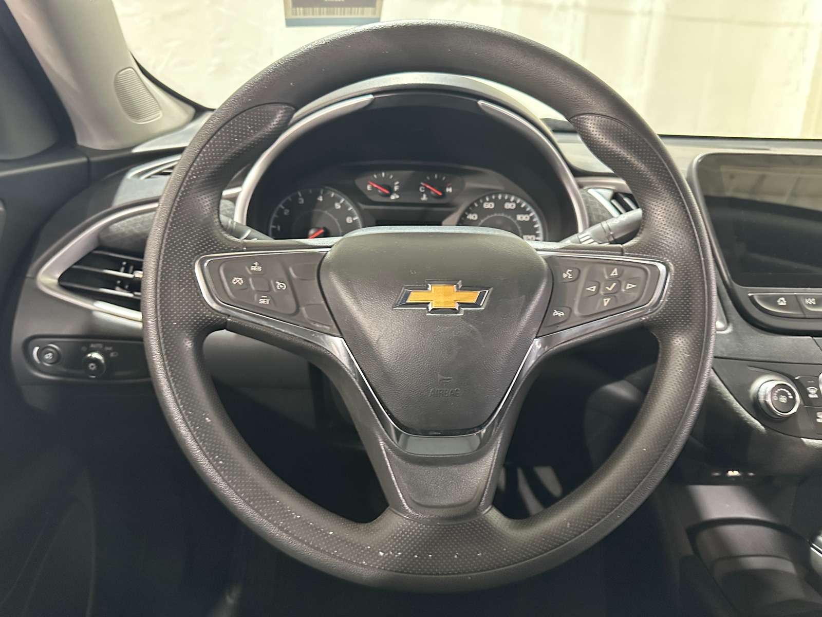 Thumbnail: 2020 Chevrolet Malibu - 5