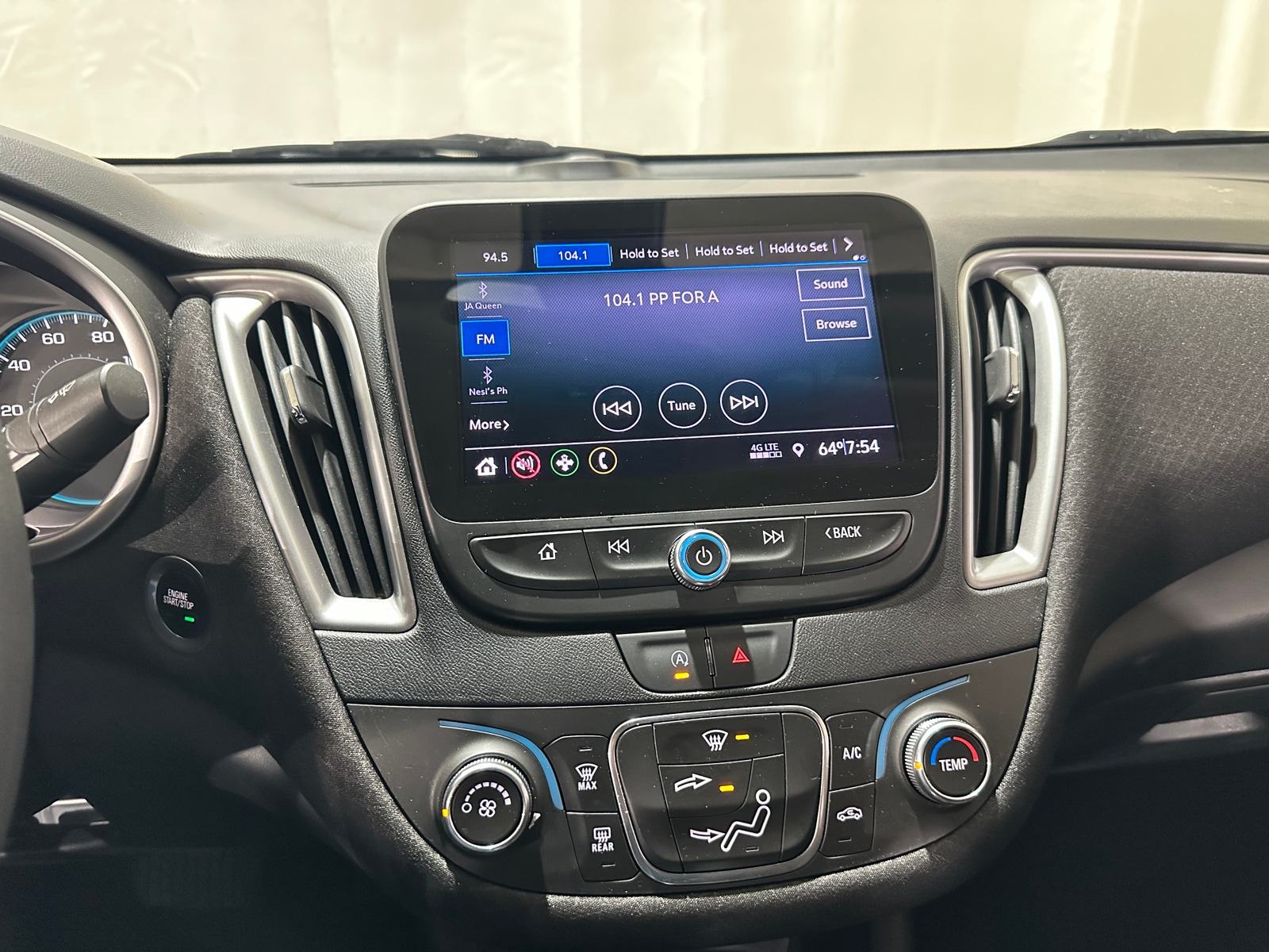 Thumbnail: 2020 Chevrolet Malibu - 4