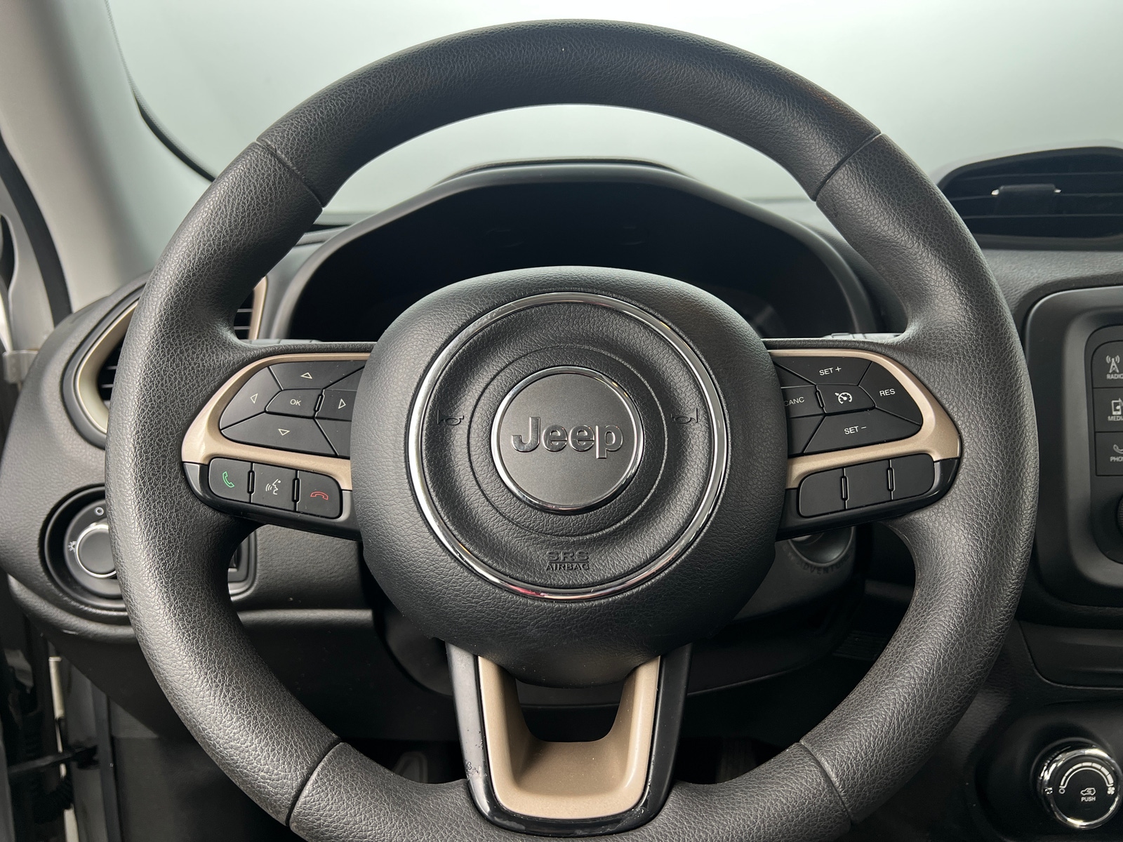 Thumbnail: 2016 Jeep Renegade - 5