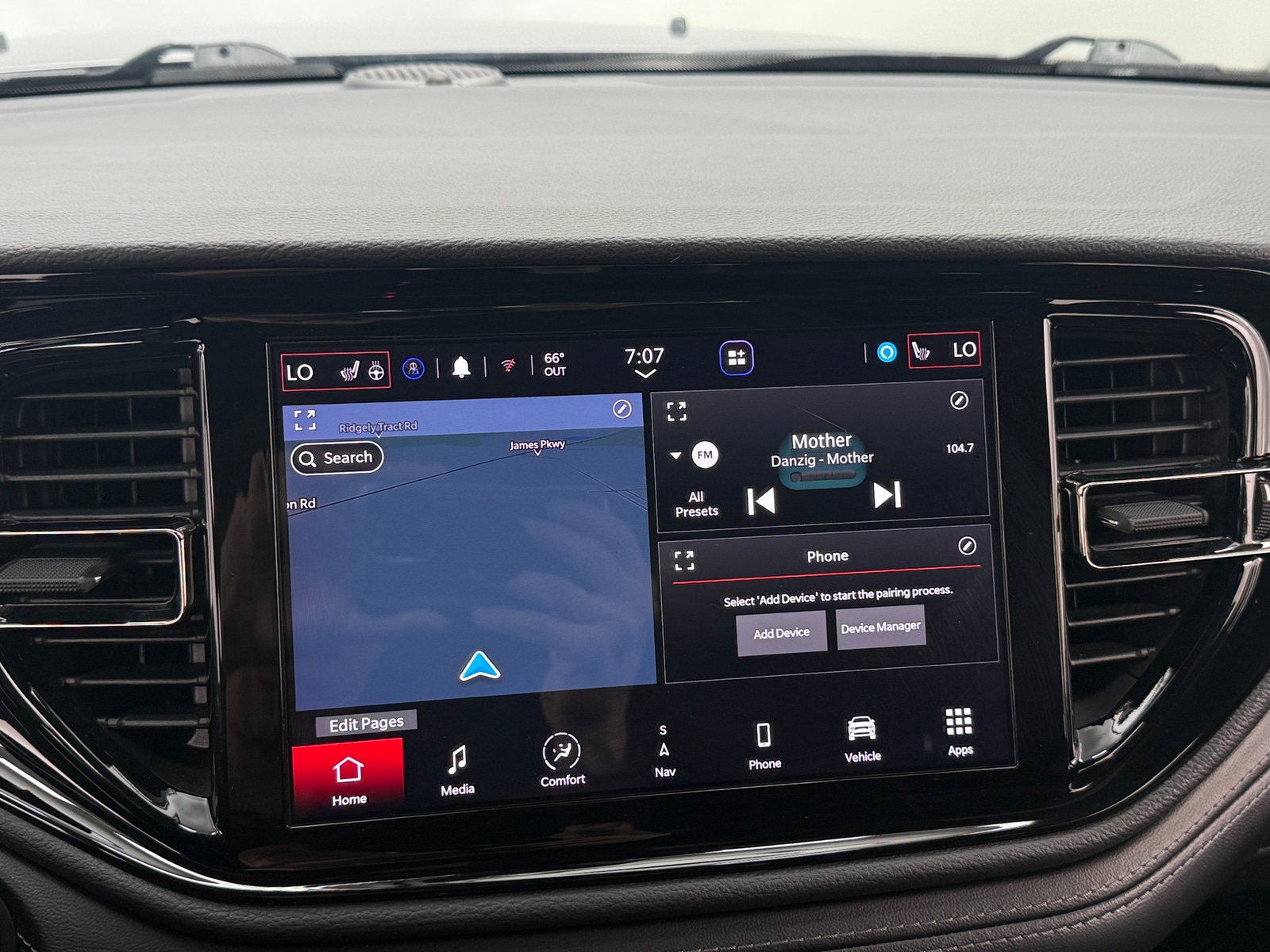 Thumbnail: 2021 Dodge Durango - 3