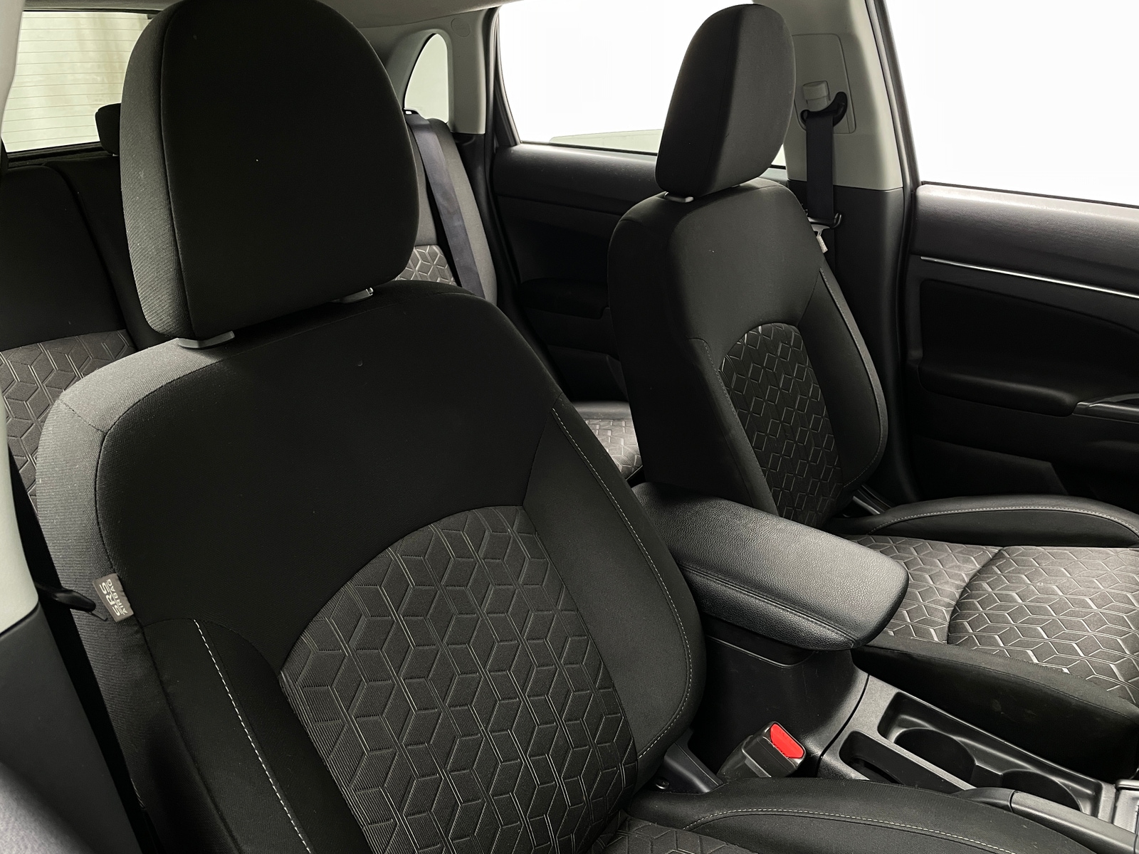 Thumbnail: 2024 Mitsubishi Outlander Sport - 2