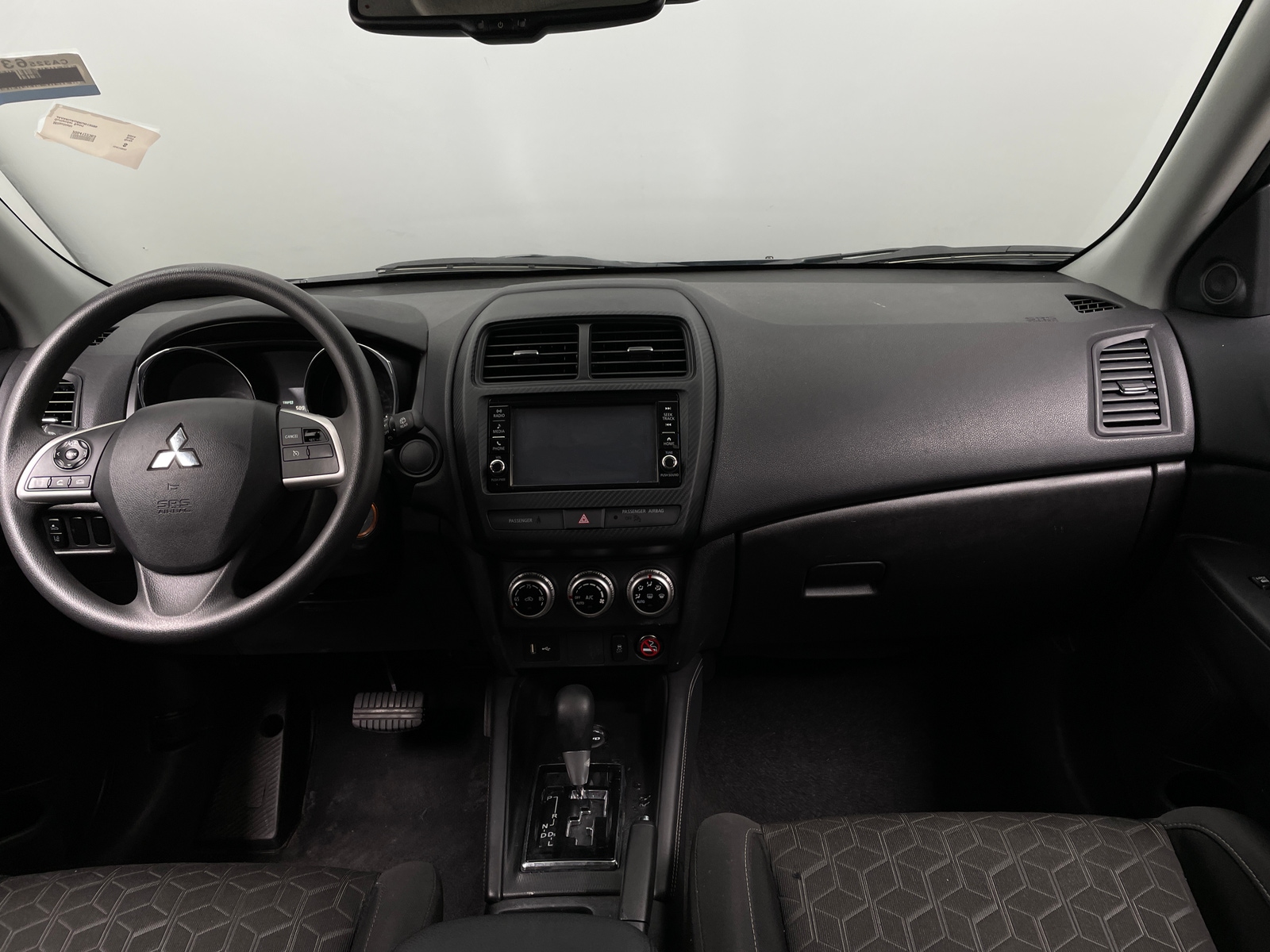 Thumbnail: 2024 Mitsubishi Outlander Sport - 3