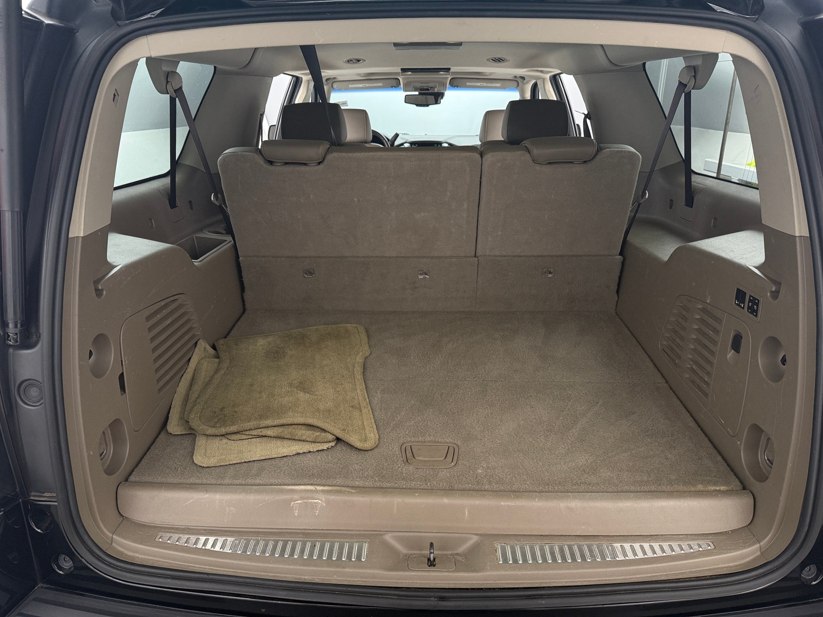 Thumbnail: 2017 Chevrolet Suburban - 6