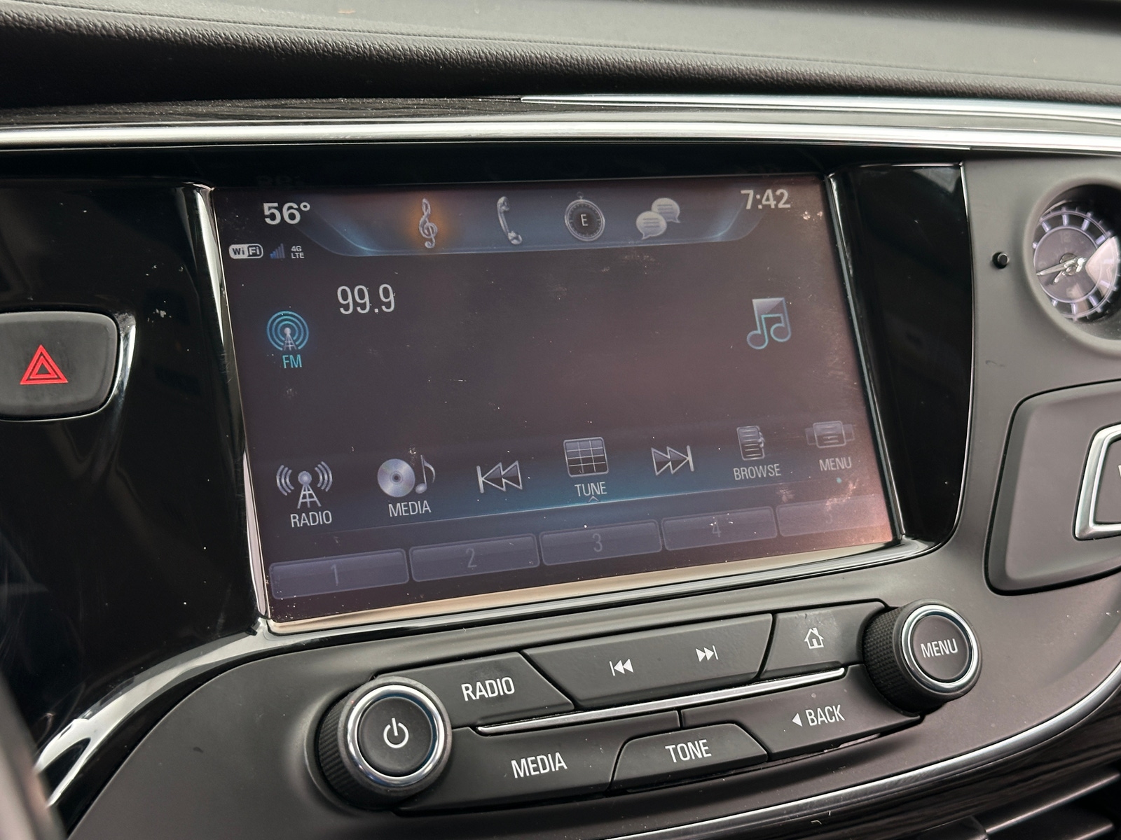 Thumbnail: 2017 Buick Envision - 3