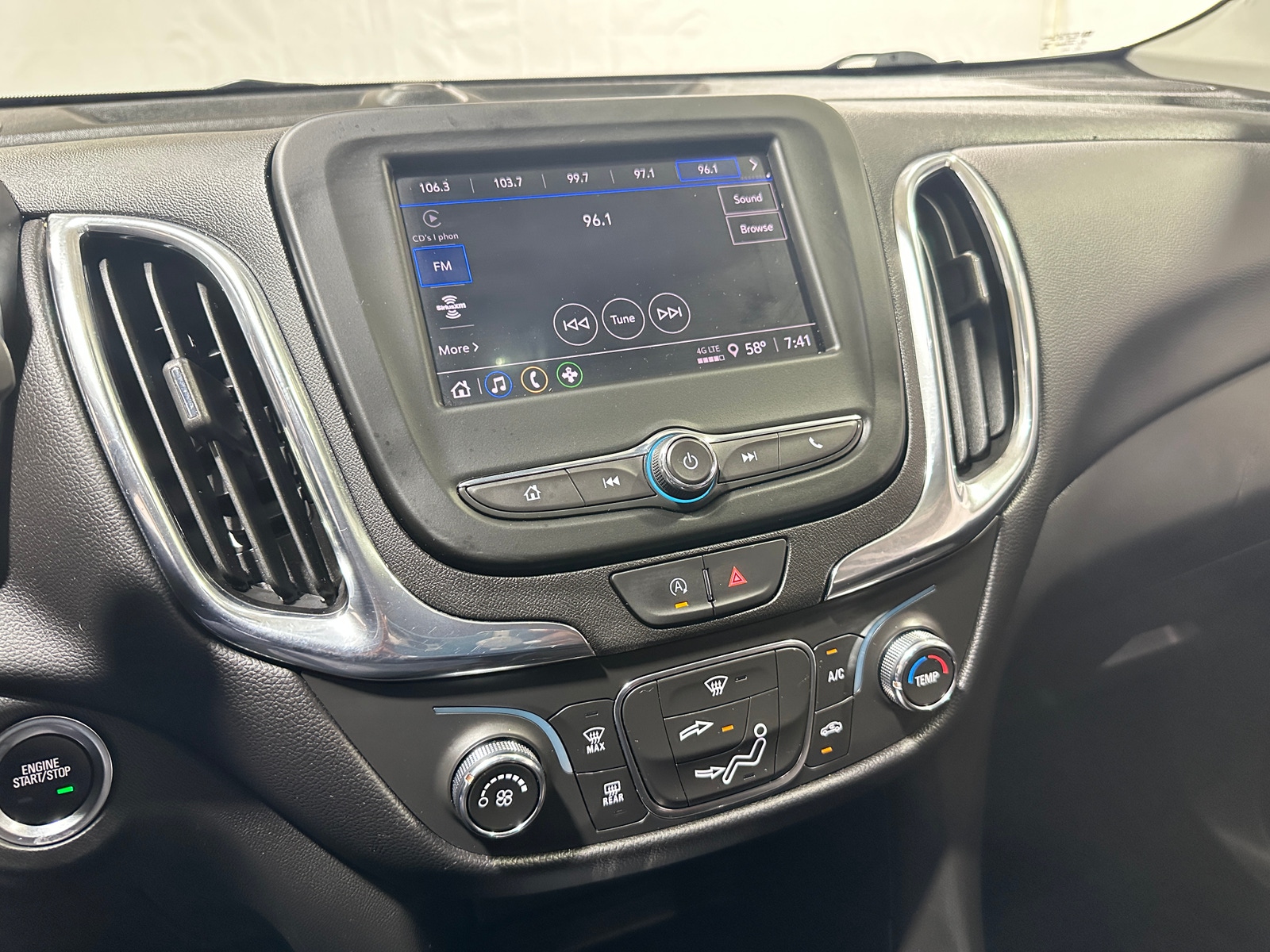 Thumbnail: 2023 Chevrolet Equinox - 4