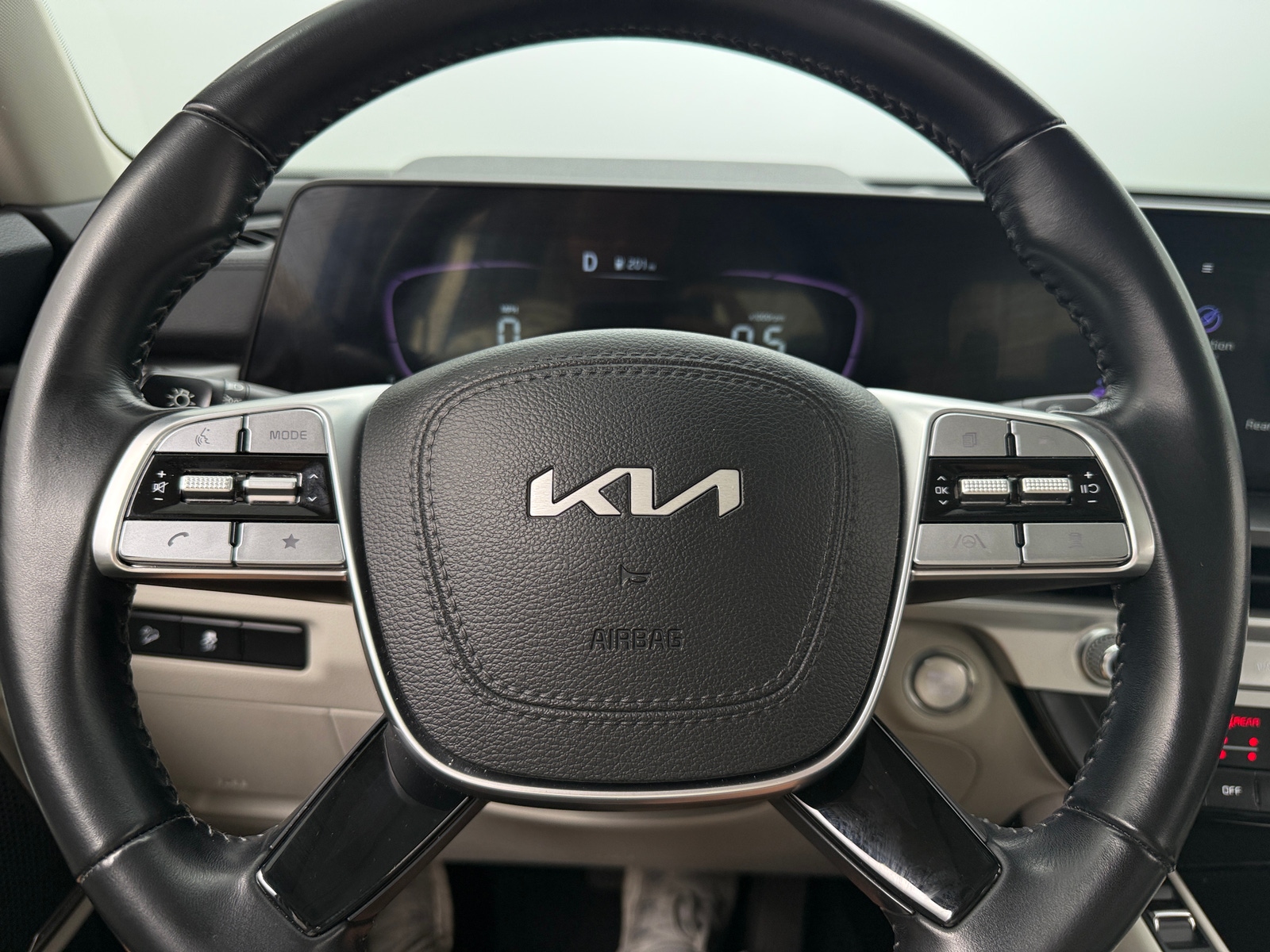 Thumbnail: 2023 Kia Telluride - 4