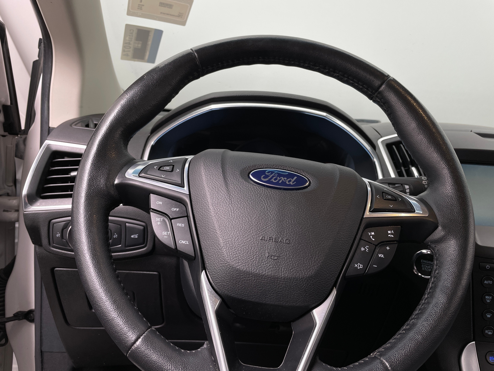 Thumbnail: 2015 Ford Edge - 4