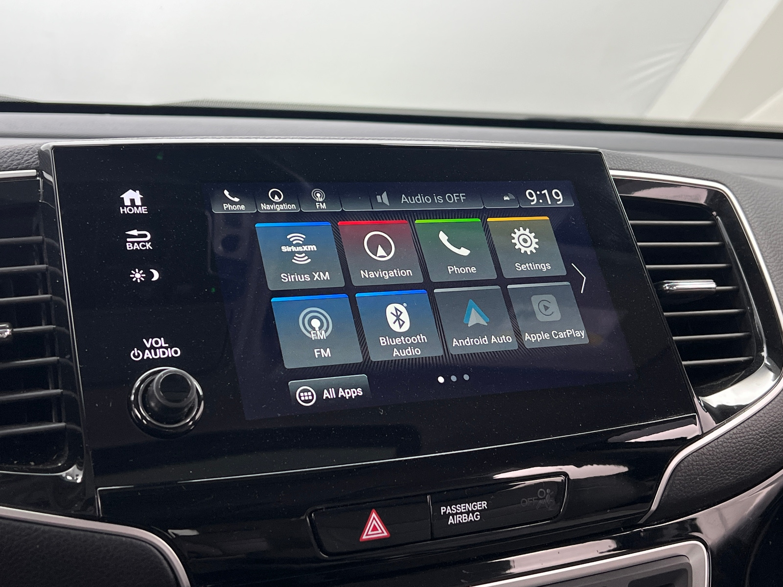 Thumbnail: 2019 Honda Pilot - 3