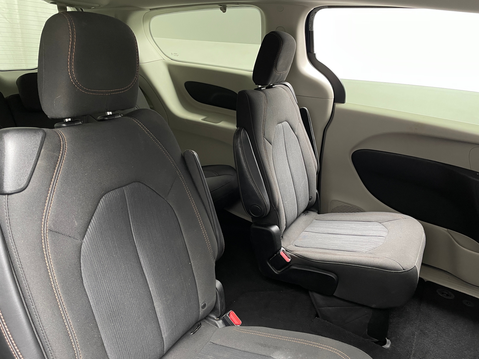 Thumbnail: 2018 Chrysler Pacifica - 6