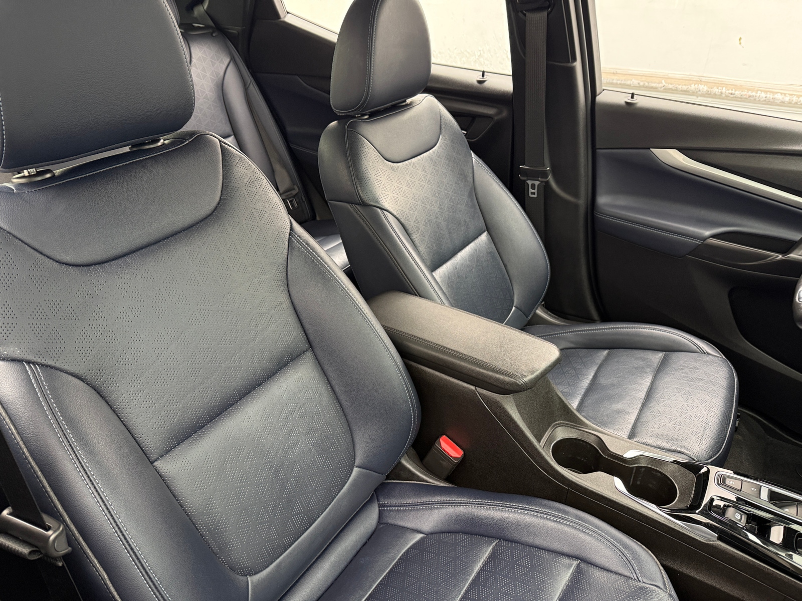 Thumbnail: 2022 Chevrolet Bolt EUV - 2