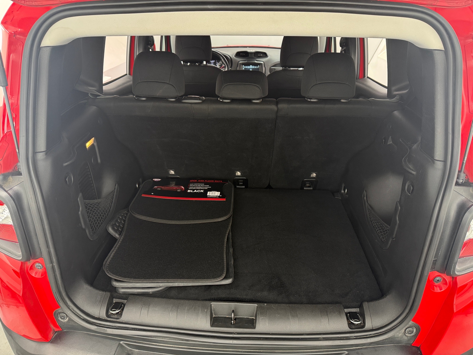 Thumbnail: 2019 Jeep Renegade - 7