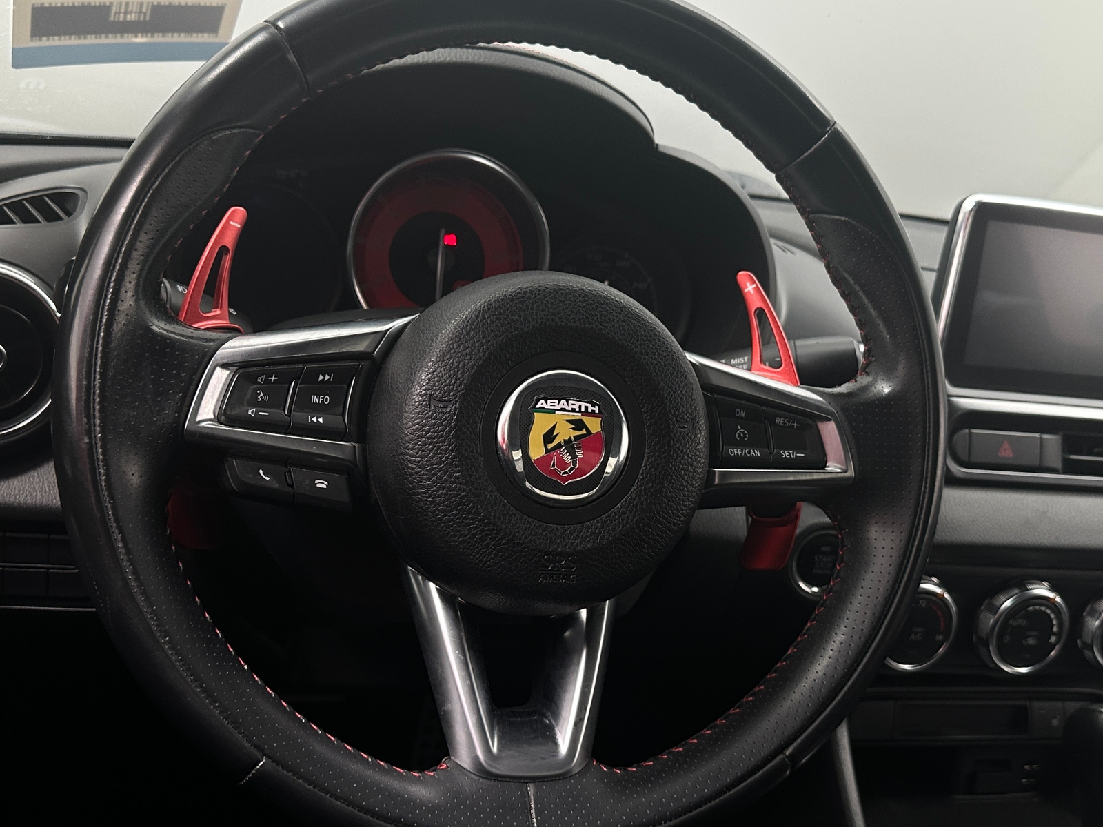 Thumbnail: 2019 Fiat 124 Spider - 4