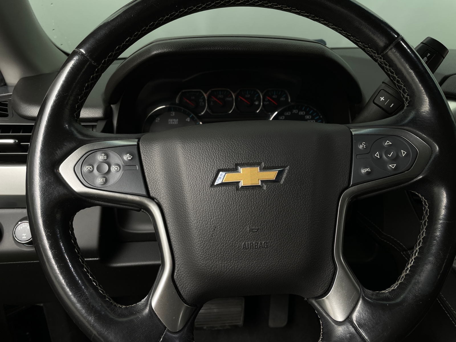 Thumbnail: 2019 Chevrolet Suburban - 4