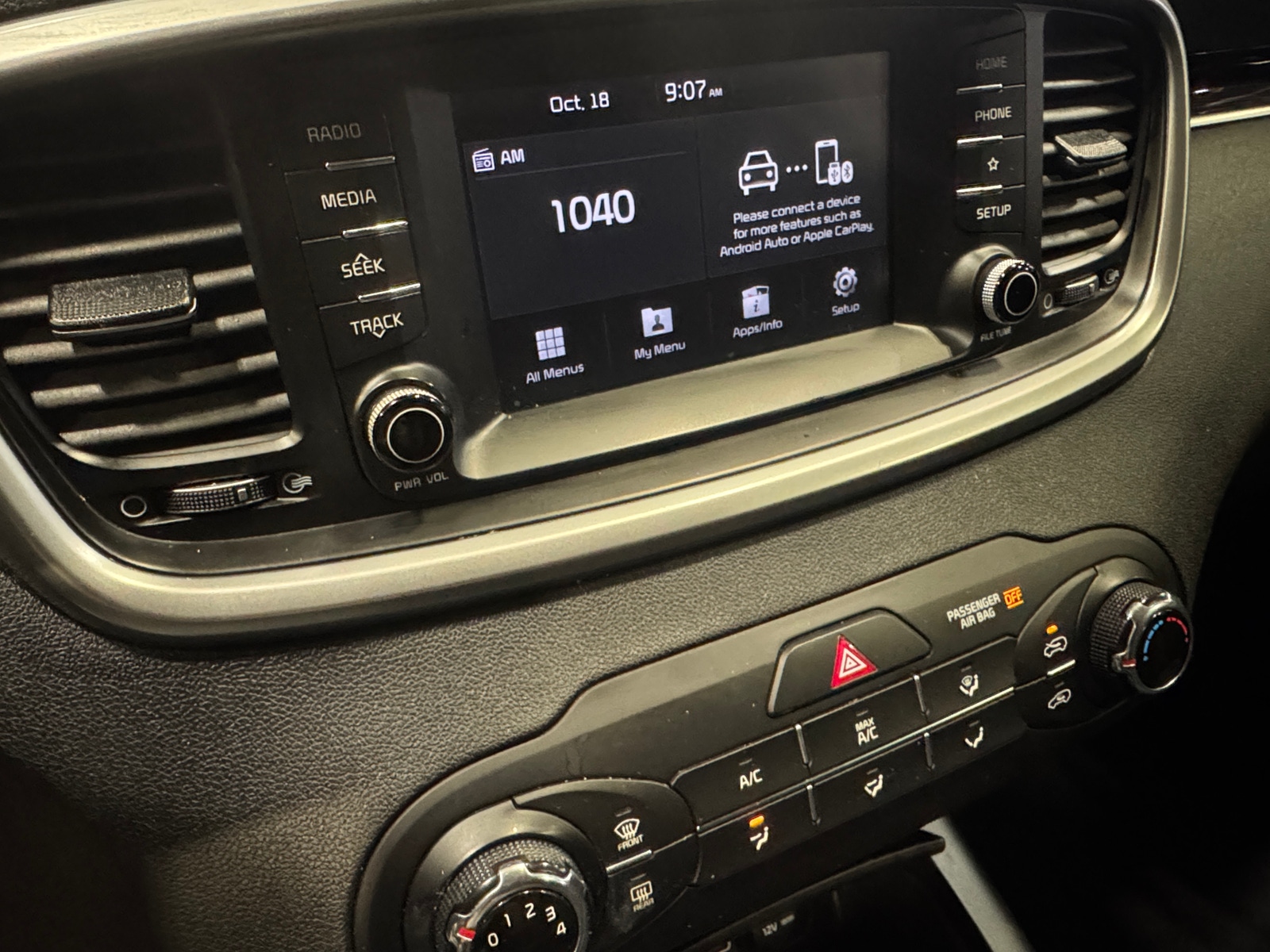Thumbnail: 2020 Kia Sorento - 4