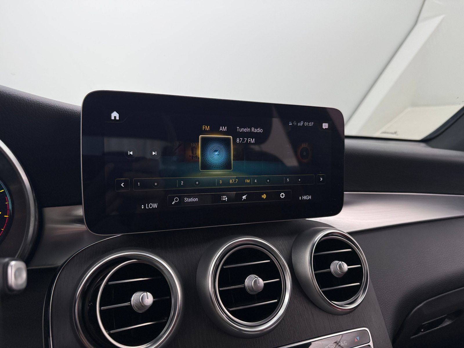 Thumbnail: 2022 Mercedes-Benz GLC - 3