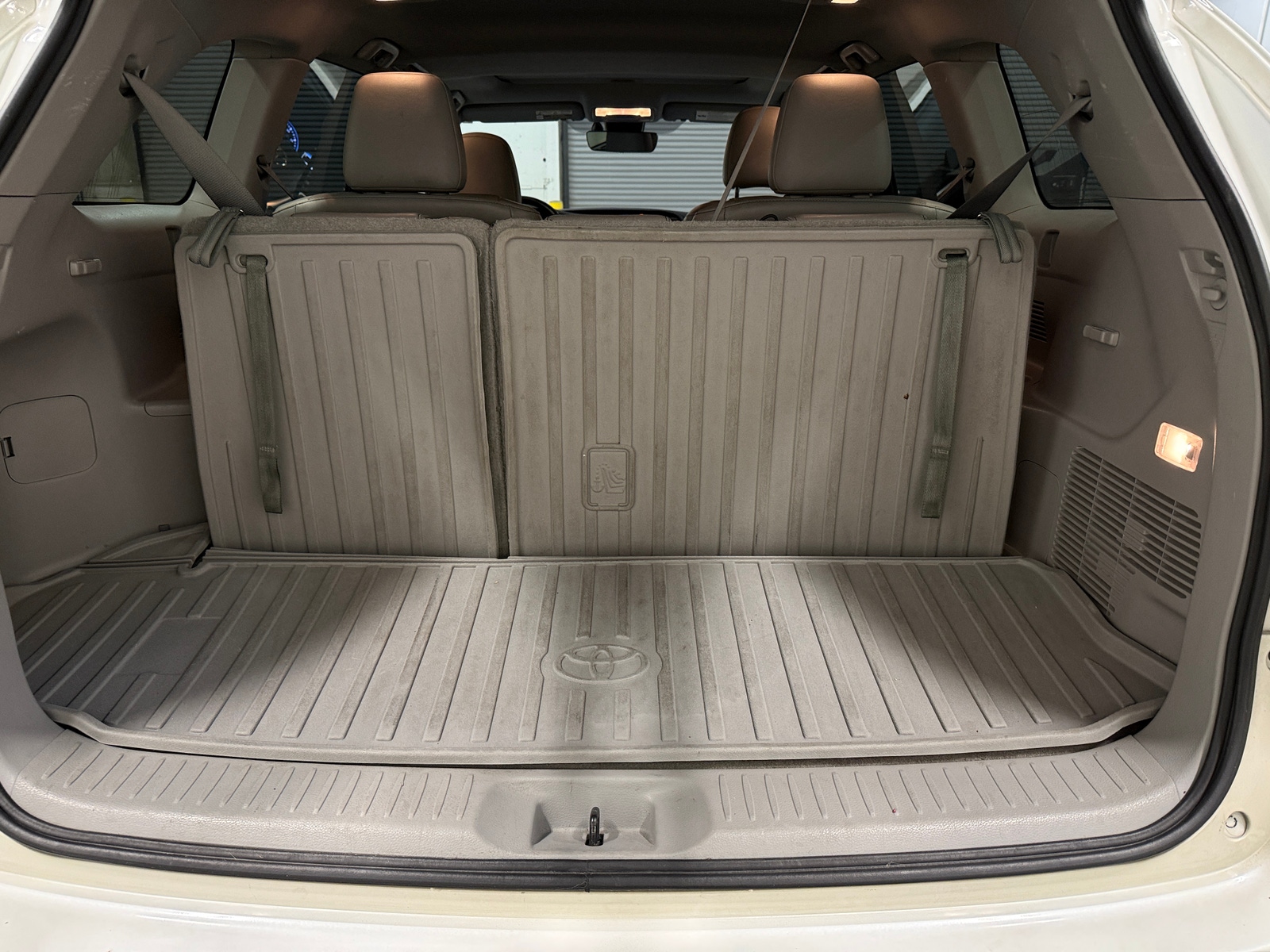 Thumbnail: 2017 Toyota Highlander - 6