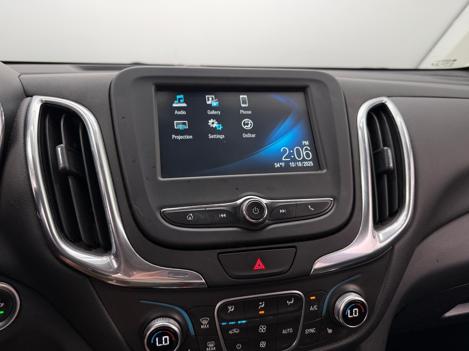 Thumbnail: 2018 Chevrolet Equinox - 4