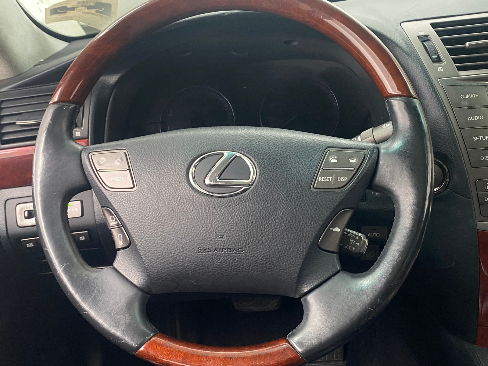 Thumbnail: 2010 Lexus LS - 4