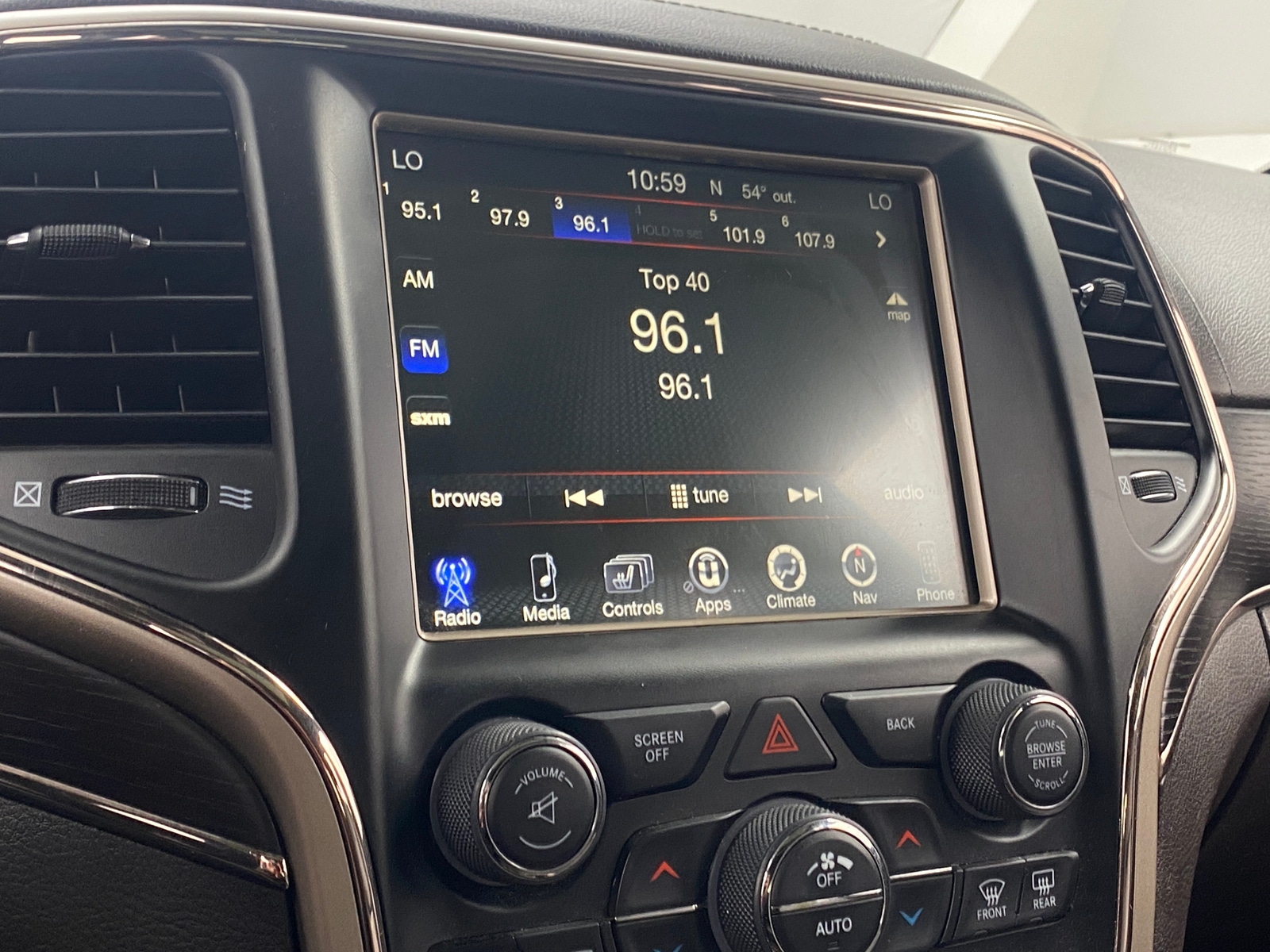 Thumbnail: 2016 Jeep Grand Cherokee - 3