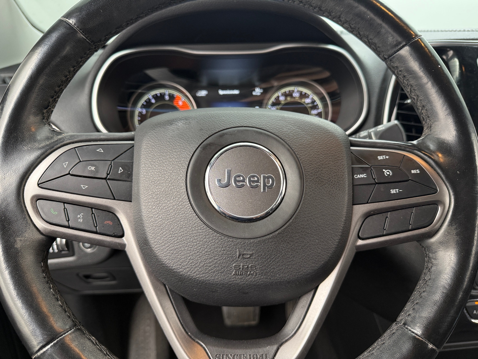 Thumbnail: 2020 Jeep Cherokee - 4