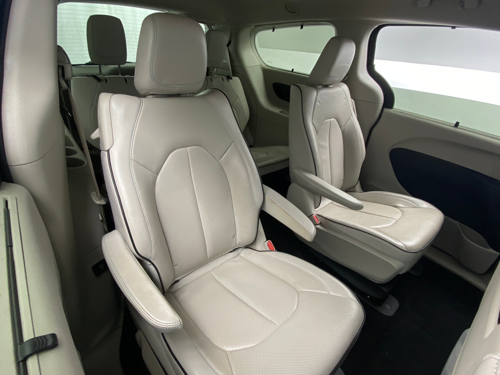 Thumbnail: 2020 Chrysler Pacifica - 5