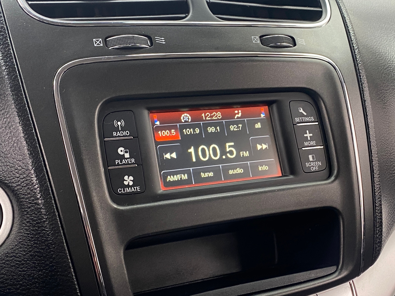 Thumbnail: 2019 Dodge Journey - 4