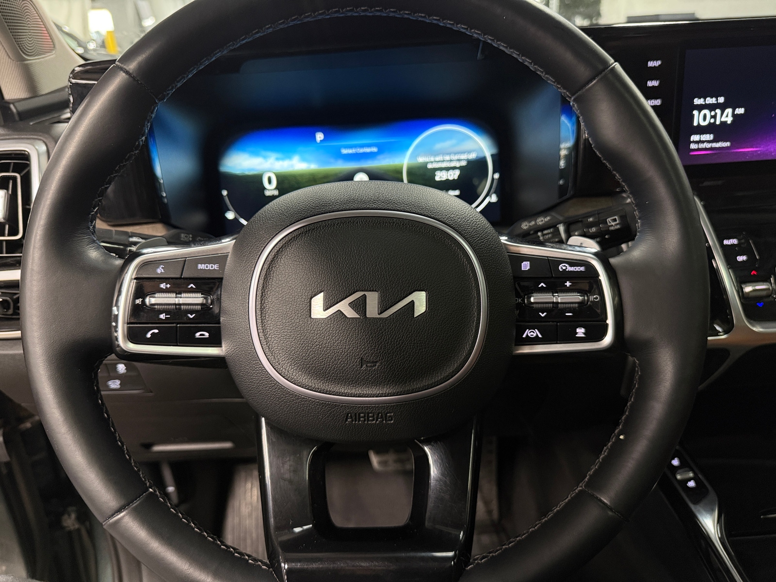 Thumbnail: 2023 Kia Sorento - 4