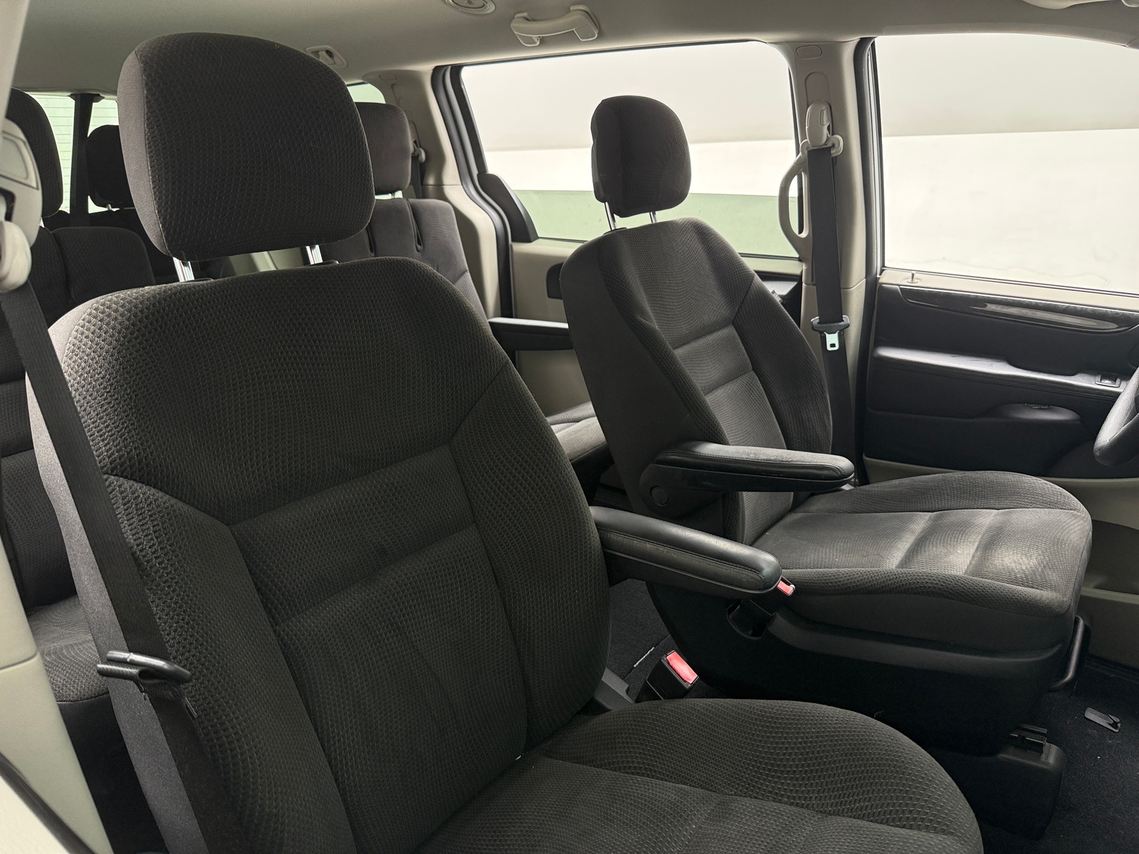 Thumbnail: 2018 Dodge Grand Caravan - 2