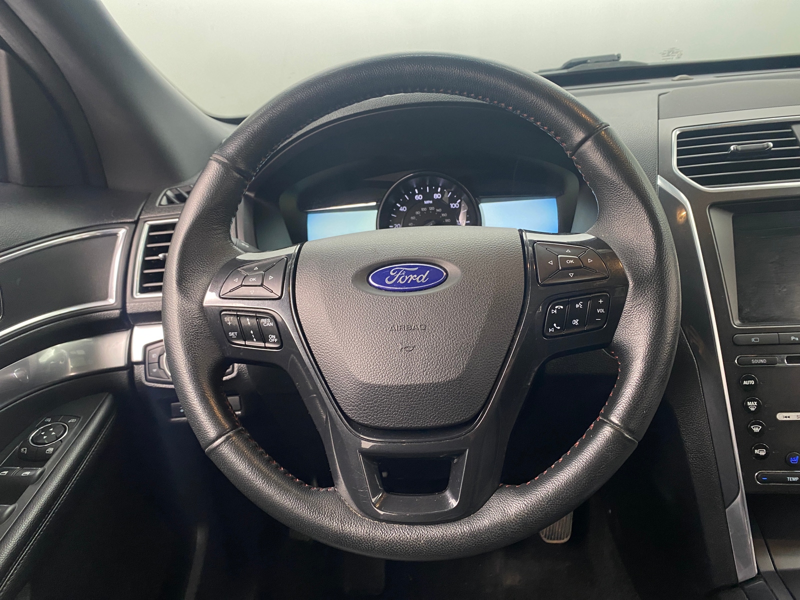 Thumbnail: 2018 Ford Explorer - 4
