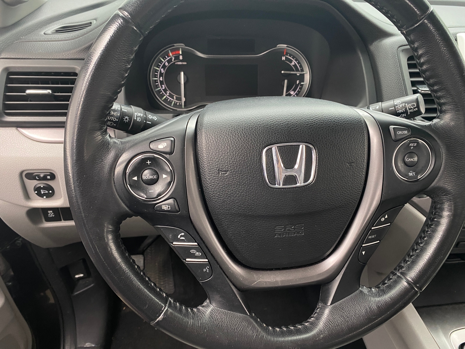 Thumbnail: 2017 Honda Pilot - 4